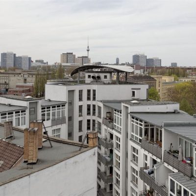 Ausbau nach Mieterwünschen – Dachgeschoss mit Dachterrasse und Personenaufzug im Winskiez -  Vorschau 3